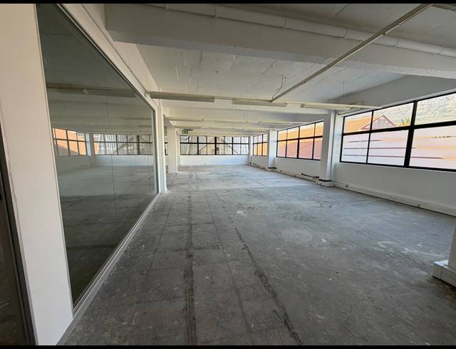 347M² BUILDING TO LET IN CAPE TOWN CITY CENTRE